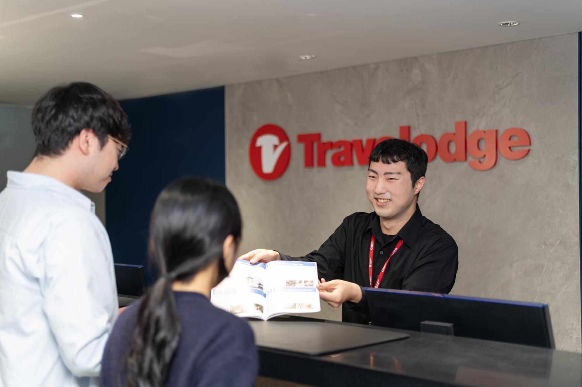 Travelodge Myeongdong Namsan Seoul Exterior photo